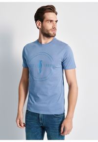 Ochnik - Niebieski T-shirt męski z logo marki OCHNIK. Kolor: niebieski. Materiał: bawełna #1