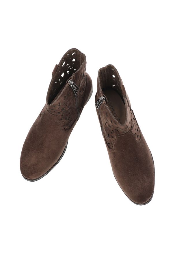 Botki damskie Vinceza, cholewka z materiału ażurowa z zamkiem z boku na płaskiej podeszwie, brązowe, 39997. Zapięcie: zamek. Kolor: brązowy. Materiał: materiał. Szerokość cholewki: normalna. Wzór: ażurowy. Obcas: na płaskiej podeszwie