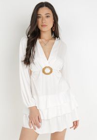 Born2be - Biała Sukienka Damotis. Kolor: biały. Materiał: tkanina. Długość rękawa: długi rękaw. Wzór: gładki, jednolity. Typ sukienki: kopertowe. Długość: mini #1