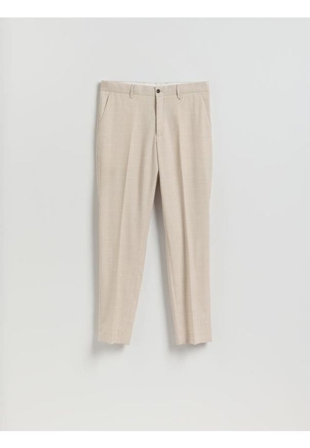 Reserved - Garniturowe spodnie slim fit - beżowy. Kolor: beżowy. Materiał: tkanina, wiskoza