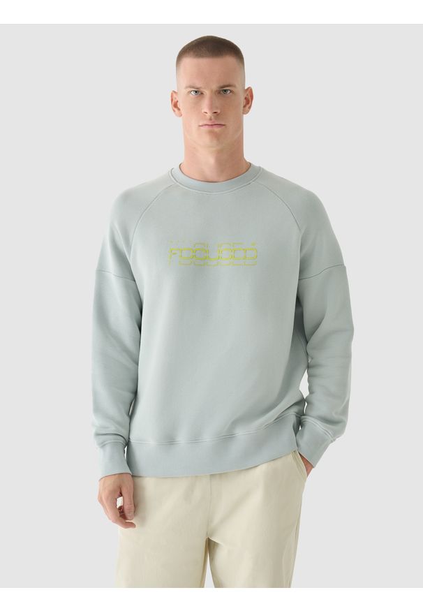 4f - 4F Bluza dresowa nierozpinana bez kaptura męska - szara 3XL. Okazja: na co dzień. Typ kołnierza: bez kaptura. Kolor: szary. Materiał: dresówka. Długość rękawa: raglanowy rękaw. Wzór: gładki, napisy, ze splotem. Styl: casual, klasyczny, sportowy