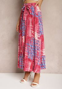 Renee - Różowa Rozkloszowana Spódnica z Wiskozy z Nieodpinanymi Ozdobnymi Guzikami Zafina. Okazja: na co dzień. Kolor: różowy. Materiał: wiskoza. Styl: elegancki, casual