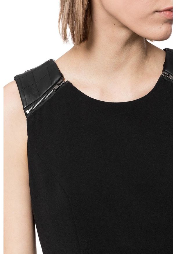 Tom Tailor - DAMSKA SUKIENKA TOM TAILOR ETUI DRESS WITH LEATHER PATCH. Materiał: skóra ekologiczna. Typ sukienki: proste. Styl: klasyczny