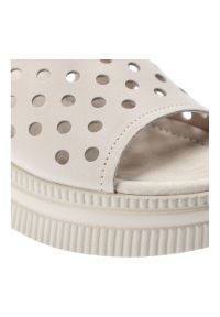 Beżowe Klapki S.Barski Wygodne Obuwie Damskie. Okazja: na spacer, na co dzień. Kolor: beżowy. Materiał: materiał. Sezon: lato. Styl: casual, wakacyjny #7