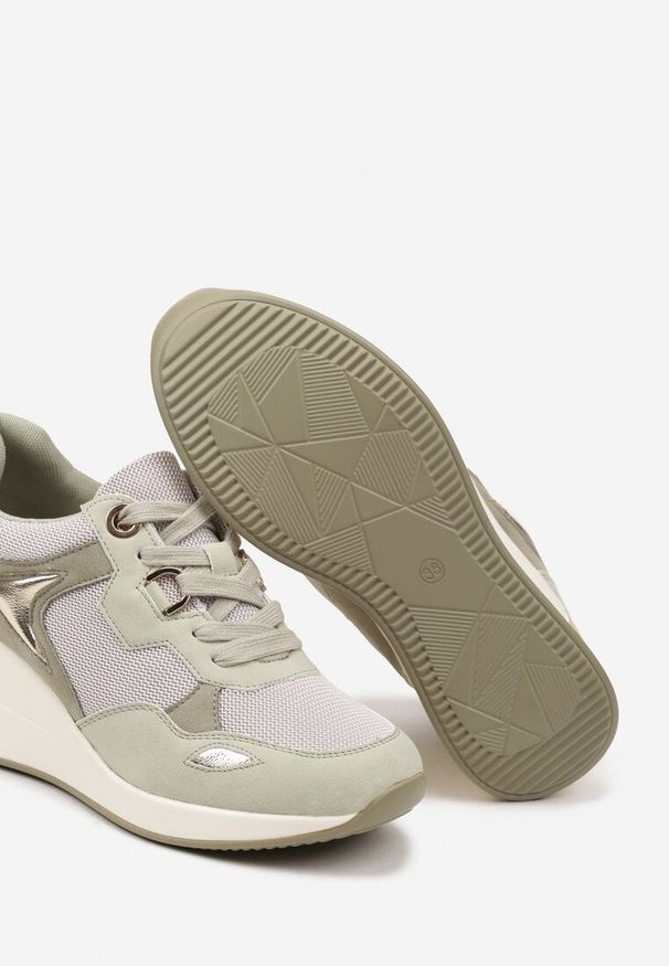 Born2be - Jasnozielone Sneakersy na Koturnie z Ozdobnymi Wstawkami Cedera. Okazja: na co dzień. Kolor: zielony. Materiał: jeans. Sezon: lato, wiosna. Obcas: na koturnie