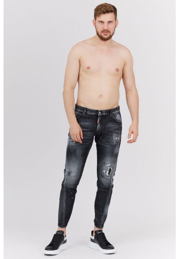 DSQUARED2 Czarne jeansy męskie sexy twist jean. Kolor: czarny. Wzór: aplikacja