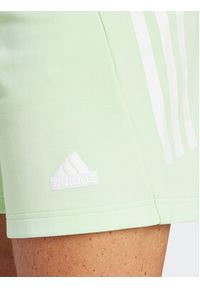 Adidas - adidas Szorty sportowe Future Icons 3-Stripes IR9200 Zielony Regular Fit. Kolor: zielony. Materiał: bawełna. Styl: sportowy #4