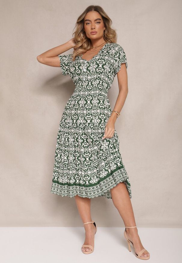 Renee - Zielona Rozkloszowana Sukienka z Bawełny w Print Paisley Lanarisa. Okazja: na co dzień. Typ kołnierza: dekolt w kształcie V. Kolor: zielony. Materiał: bawełna. Długość rękawa: krótki rękaw. Wzór: paisley, nadruk. Sezon: lato. Styl: elegancki, casual