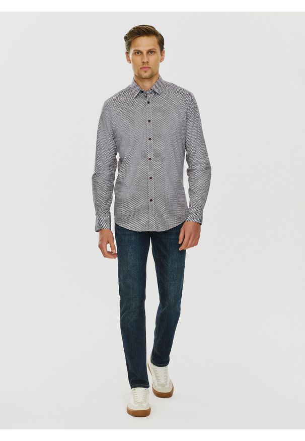 PAKO LORENTE – Bordowa wzorzysta koszula męska P24SF-1X-024-D-S - Pako Lorente. Okazja: na co dzień. Kolor: czerwony. Materiał: elastan, jeans. Styl: casual