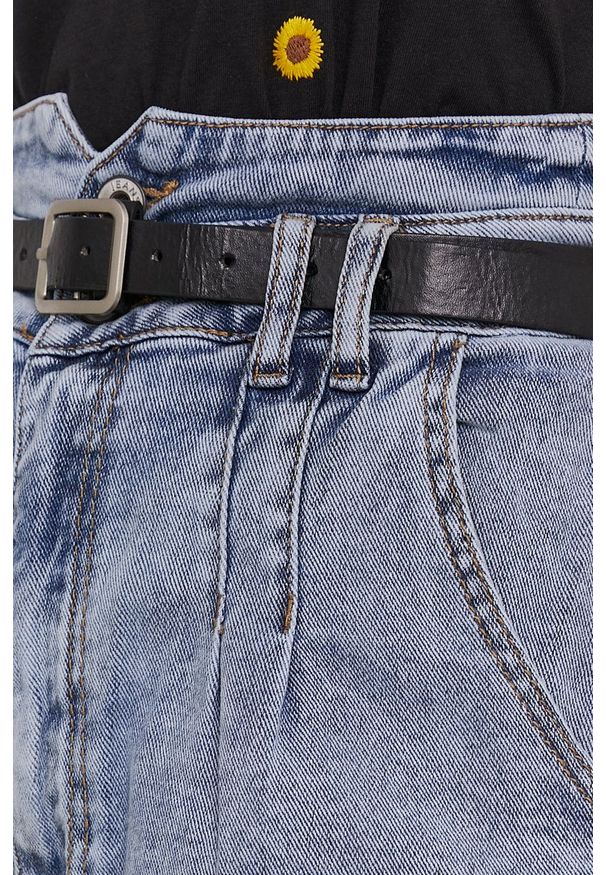 Answear Lab Szorty jeansowe damskie gładkie high waist. Okazja: na co dzień. Stan: podwyższony. Kolor: niebieski. Materiał: jeans. Wzór: gładki. Styl: wakacyjny