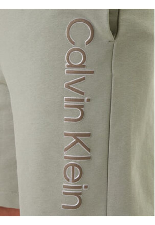 Calvin Klein Szorty sportowe LV04LF240G Beżowy Regular Fit. Kolor: beżowy. Materiał: bawełna. Styl: sportowy