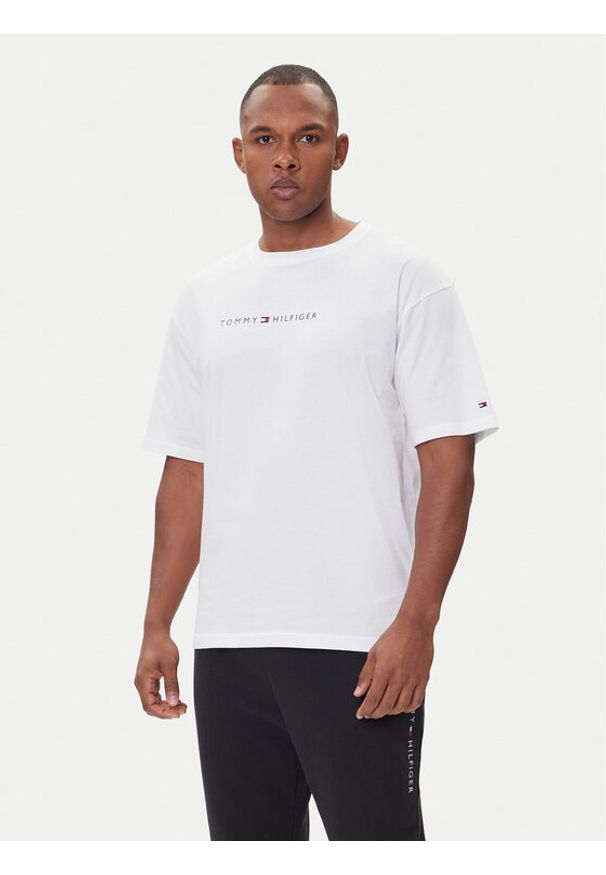 TOMMY HILFIGER - Tommy Hilfiger T-Shirt UM0UM03685 Biały Regular Fit. Kolor: biały. Materiał: bawełna