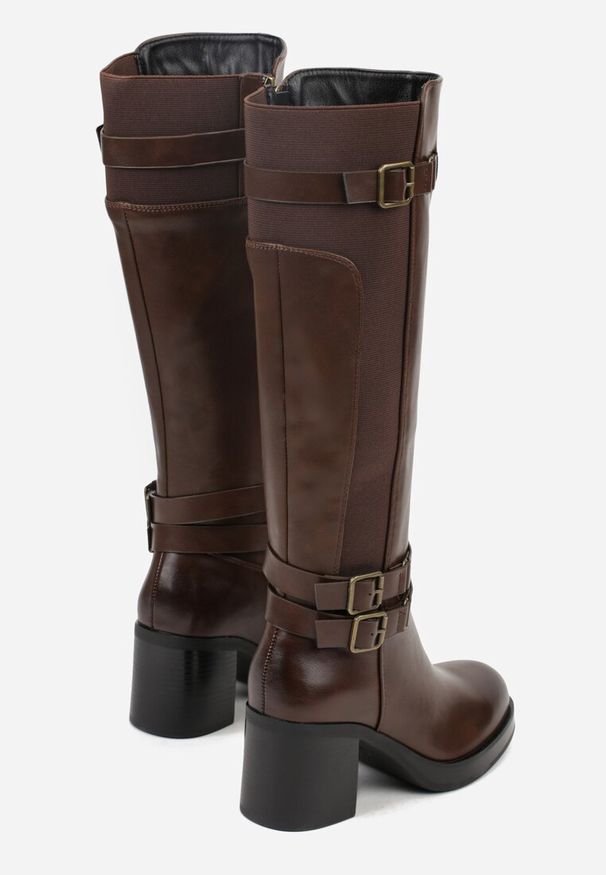 Renee - Brązowe Kozaki na Słupkowym Obcasie ze Sprzączkami i Elastycznym Panelem Unazza. Zapięcie: sprzączka. Kolor: brązowy. Materiał: wełna, jeans. Obcas: na obcasie. Styl: klasyczny. Wysokość obcasa: średni