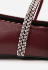 Born2be - Bordowe Wsuwane Balerinki z Ozdobnym Paskiem z Cyrkoniami Rola. Okazja: na co dzień. Zapięcie: bez zapięcia. Kolor: czerwony. Wzór: aplikacja. Styl: casual, elegancki, klasyczny #4