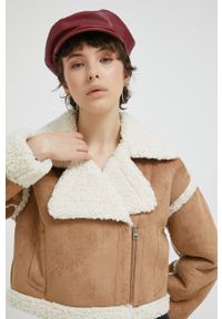 Abercrombie & Fitch kurtka damska kolor beżowy przejściowa. Kolor: beżowy. Materiał: materiał. Wzór: gładki. Styl: klasyczny #5