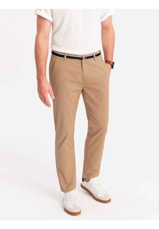 Ombre Clothing - Męskie spodnie chino z ozdobną taśmą w pasie SLIM FIT – piaskowe V5 - Rozmiar: XXL. Okazja: na co dzień. Materiał: bawełna, elastan. Styl: casual