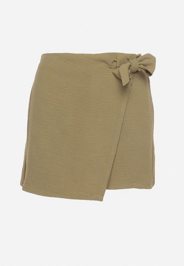 Born2be - Ciemnozielone Szorty z Gumką w Pasie i Paskami z Asymetryczną Falbanką Biozara. Kolor: zielony. Materiał: jedwab. Sezon: lato. Styl: elegancki