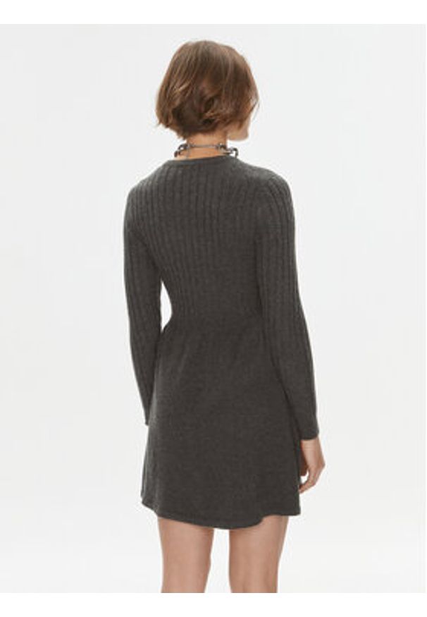 only - ONLY Sukienka dzianinowa 15306551 Szary Regular Fit. Kolor: szary. Materiał: wiskoza