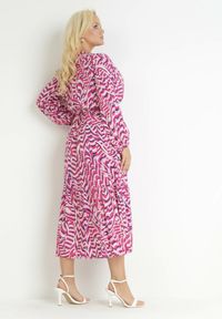 Born2be - Fuksjowa Kopertowa Sukienka Maxi z Wiązanym Paskiem Aprlia. Kolor: różowy. Materiał: materiał, tkanina, wiskoza. Typ sukienki: kopertowe. Długość: maxi #3