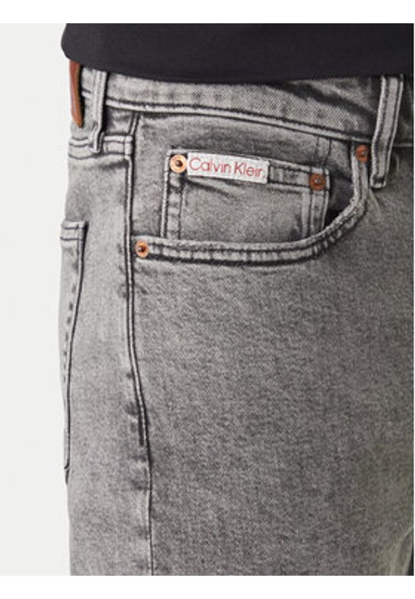Calvin Klein Jeans Jeansy LV04RF928G Szary Tapered Fit. Kolor: szary
