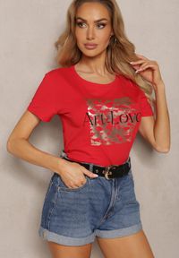 Renee - Czerwony T-shirt z Bawełny z Nadrukiem o Metalicznym Połysku Abiana. Okazja: na co dzień. Kolor: czerwony. Materiał: bawełna. Wzór: nadruk. Styl: casual, elegancki, wizytowy #3