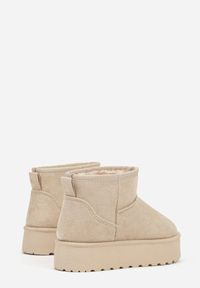 Born2be - Beżowe Wsuwane Śniegowce z Imitacji Zamszu na Platformie Tusanala. Okazja: na co dzień. Zapięcie: bez zapięcia. Kolor: beżowy. Materiał: zamsz. Sezon: zima. Styl: casual, elegancki #2