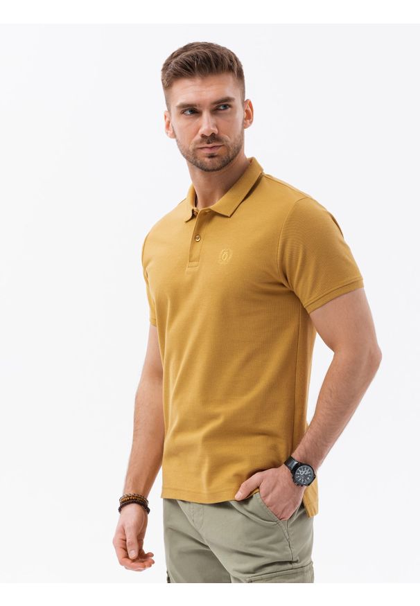 Ombre Clothing - Zestaw koszulek męskich polo z dzianiny pique 3-pak - mix V18 - Rozmiar: M. Okazja: na co dzień. Typ kołnierza: polo. Kolor: czarny. Materiał: dzianina. Wzór: haft, aplikacja. Sezon: wiosna, lato. Styl: klasyczny, sportowy, wizytowy, casual