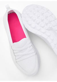 bonprix - Wygodne sneakersy wsuwane z lekką podeszwą. Zapięcie: bez zapięcia. Kolor: biały #2