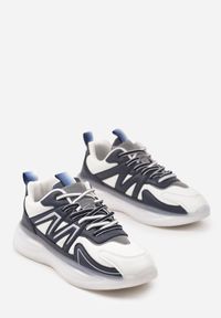 Born2be - Białe Płaskie Buty Sportowe Sneakersy z Geometrycznym Wzorem Redela. Okazja: na co dzień. Zapięcie: sznurówki. Kolor: biały. Materiał: jeans. Wzór: geometria. Obcas: na obcasie. Wysokość obcasa: niski