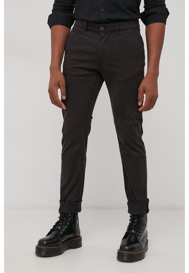 Tom Tailor Spodnie męskie kolor czarny dopasowane. Kolor: czarny. Materiał: tkanina, bawełna. Wzór: gładki