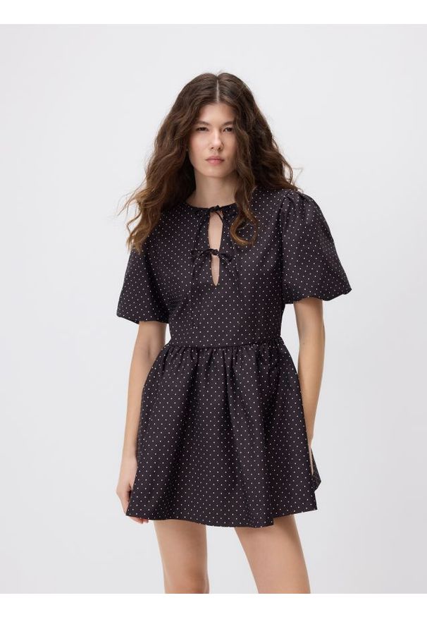 Reserved - Sukienka z bufiastymi rękawami - wielobarwny. Materiał: dzianina