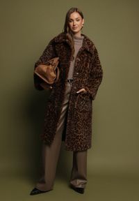 Born2be - Brązowy Jednorzędowy Płaszcz Futerko w Panterkę Otivana. Okazja: na co dzień, na randkę, do pracy, na spotkanie biznesowe. Kolor: brązowy. Materiał: futro. Wzór: motyw zwierzęcy. Sezon: zima, jesień. Styl: biznesowy, klasyczny, casual, elegancki #1