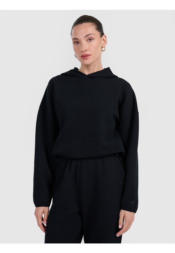 4f - 4F Bluza dresowa z waflowej dzianiny damska - czarna L. Kolor: czarny. Materiał: dresówka, dzianina