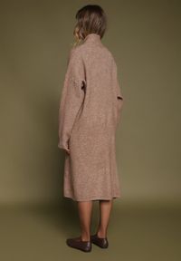 Born2be - Ciemnobeżowy Komplet Dzianinowy z Wełną Długi Kardigan i Sukienka w Prążki Falandrea. Kolor: beżowy. Materiał: dzianina, wełna. Wzór: prążki #3