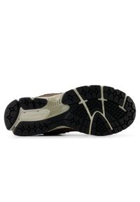 Buty unisex New Balance Protection Pack M20024J7 – brązowe. Kolor: brązowy. Materiał: zamsz, guma. Szerokość cholewki: normalna #3