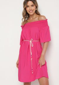 Born2be - Fuksjowa Sukienka z Wiskozą Bawełną Hiszpańskim Dekoltem i Sznurkiem Lilarenne. Okazja: na co dzień. Kolor: różowy. Materiał: wiskoza, bawełna. Sezon: lato. Styl: elegancki, casual #3