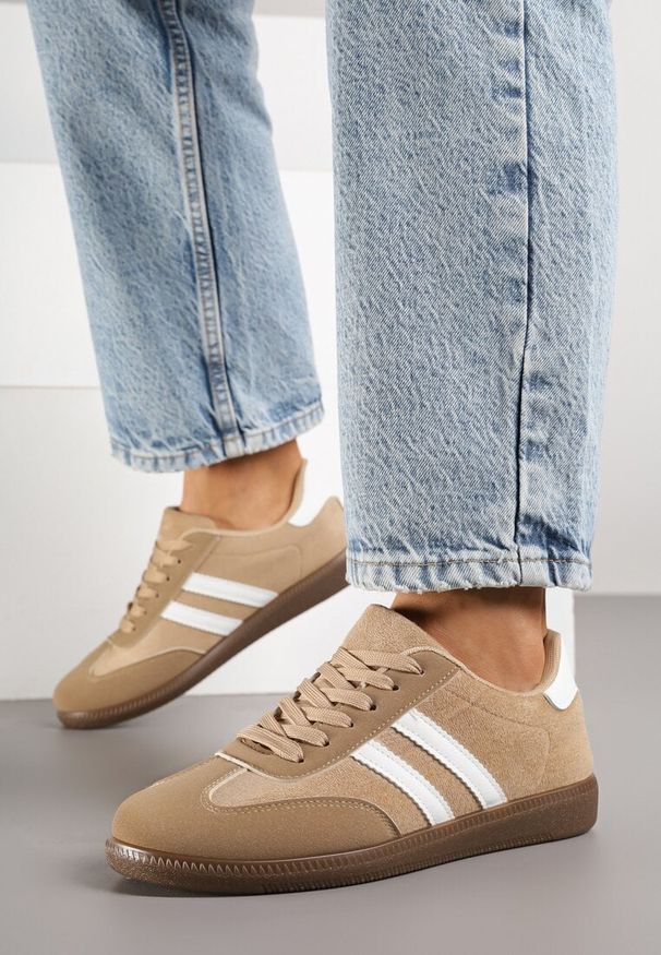 Born2be - Ciemnobeżowe Sneakersy Ozdobione Paskami Nalierre. Okazja: na co dzień. Zapięcie: pasek. Kolor: beżowy. Materiał: jeans. Wzór: aplikacja