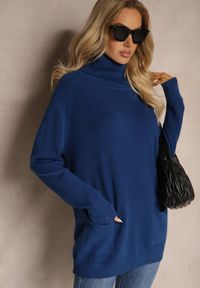Renee - Niebieski Casualowy Golf z Domieszką Wiskozy Ozdobiony Małymi Kieszeniami Viasya. Okazja: na co dzień. Typ kołnierza: golf. Kolekcja: plus size. Kolor: niebieski. Długość: długie. Wzór: aplikacja. Materiał: wiskoza. Długość rękawa: długi rękaw. Styl: casual #4