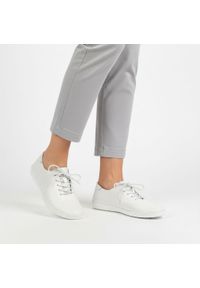 Półbuty damskie S.Barski, lekka konstrukcja perforowana cholewka sznurowanie elastyczna podeszwa miękkie wnętrze, białe, LR61-7079. Zapięcie: sznurówki. Kolor: biały. Materiał: jeans. Szerokość cholewki: normalna. Sezon: wiosna, lato. Styl: klasyczny, sportowy #5