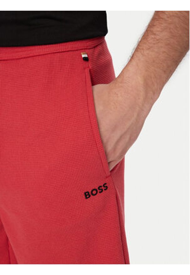 BOSS Szorty sportowe Waffle 50535884 Czerwony Regular Fit. Kolor: czerwony. Materiał: bawełna. Styl: sportowy