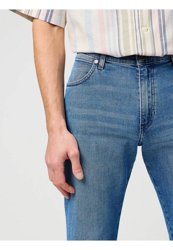 Wrangler - MESKIE SPODNIE WRANGLER RIVER BEDAZZLED BLUE 112364424