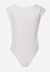 Born2be - Białe Asymetryczne Body Ozdobione Marszczeniem Dinida. Okazja: na co dzień. Kolor: biały. Materiał: jeans. Wzór: aplikacja. Styl: casual, klasyczny, elegancki #2