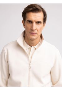 Big-Star - Bluza męska rozpinana ze stójką kremowa Wlador 103. Okazja: na co dzień. Typ kołnierza: kołnierzyk stójkowy. Kolor: kremowy. Materiał: dzianina. Wzór: ze splotem, nadruk. Styl: casual #2