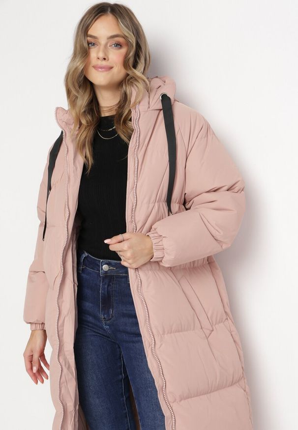 Born2be - Różowa Długa Kurtka Pikowana Płaszcz na Zamek z Kapturem Lesea. Okazja: na co dzień. Typ kołnierza: kaptur. Kolor: różowy. Materiał: dzianina, jeans. Długość: długie. Styl: casual, elegancki