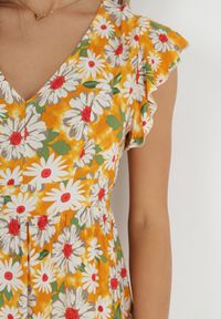 Born2be - Żółta Sukienka Mini z Wiskozy z Gumką w Pasie i Falbankami Nidi. Typ kołnierza: kołnierz z falbankami. Kolor: żółty. Materiał: wiskoza. Długość: mini #5