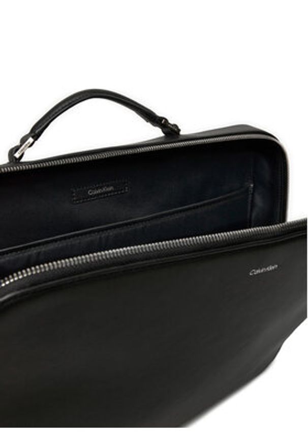 Calvin Klein Torba na laptopa Ck Sleek Laptop Bag K50K512738 Czarny. Kolor: czarny. Materiał: skóra