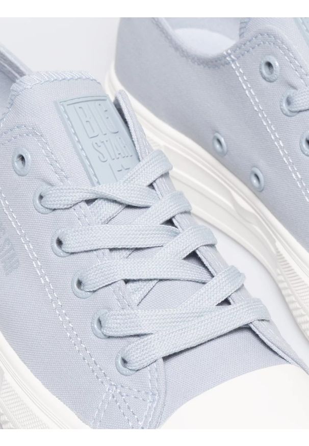 Big-Star - Trampki damskie niskie niebieskie RR274078 401. Okazja: na co dzień. Nosek buta: okrągły. Zapięcie: sznurówki. Kolor: niebieski. Materiał: denim, materiał. Szerokość cholewki: normalna. Styl: sportowy, klasyczny, casual, elegancki