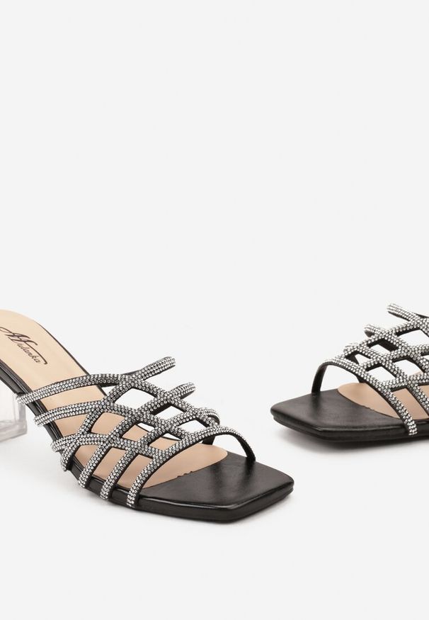 Renee - Czarne Eleganckie Klapki na Transparentnym Słupku Ozdobione Cyrkoniami Gasaria. Okazja: na imprezę. Kolor: czarny. Wzór: aplikacja. Sezon: lato. Obcas: na słupku. Styl: elegancki
