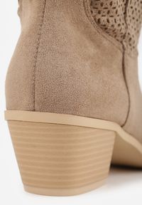 Renee - Ciemnobeżowe Botki Kowbojki na Słupku z Ażurową Cholewką Felmira. Okazja: na co dzień. Kolor: beżowy. Materiał: jeans. Szerokość cholewki: normalna. Wzór: ażurowy. Obcas: na słupku. Styl: casual, elegancki #8