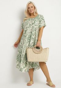 Born2be - Zielona Rozkloszowana Sukienka z Wiskozy z Geometrycznym Wzorem Emisova. Okazja: na co dzień. Kolor: zielony. Materiał: wiskoza. Długość rękawa: krótki rękaw. Wzór: geometria. Styl: casual, elegancki #3